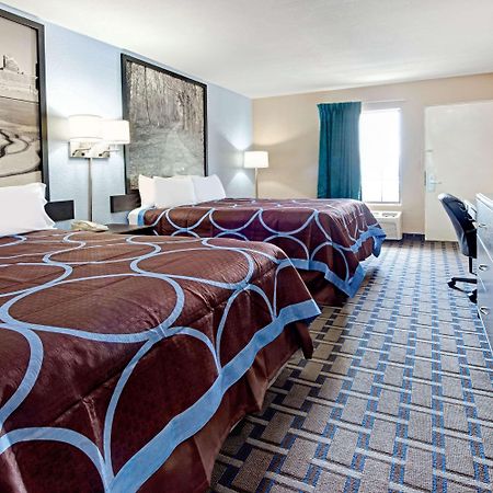 Super 8 by Wyndham Lakeland Bagian luar foto