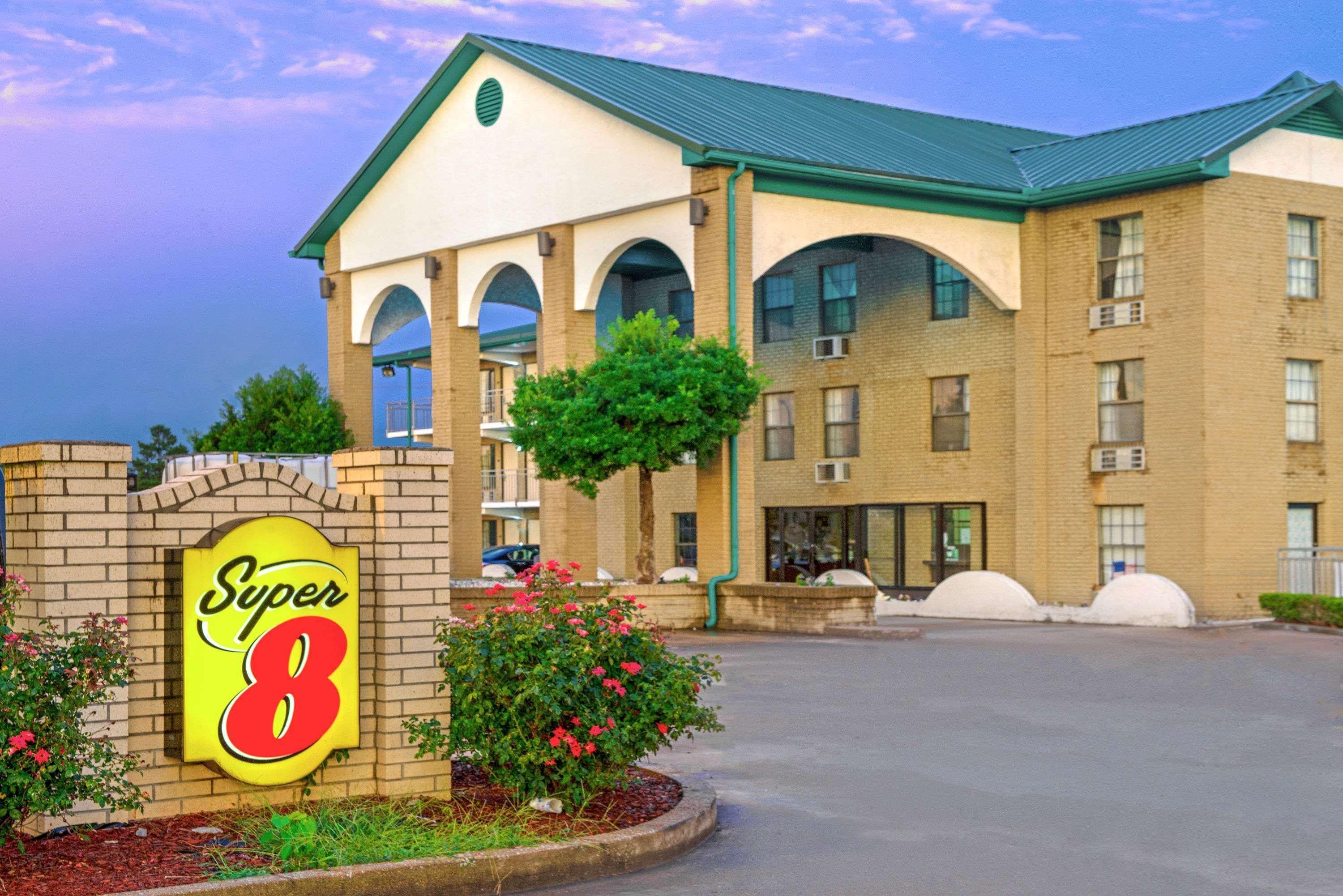 Super 8 by Wyndham Lakeland Bagian luar foto