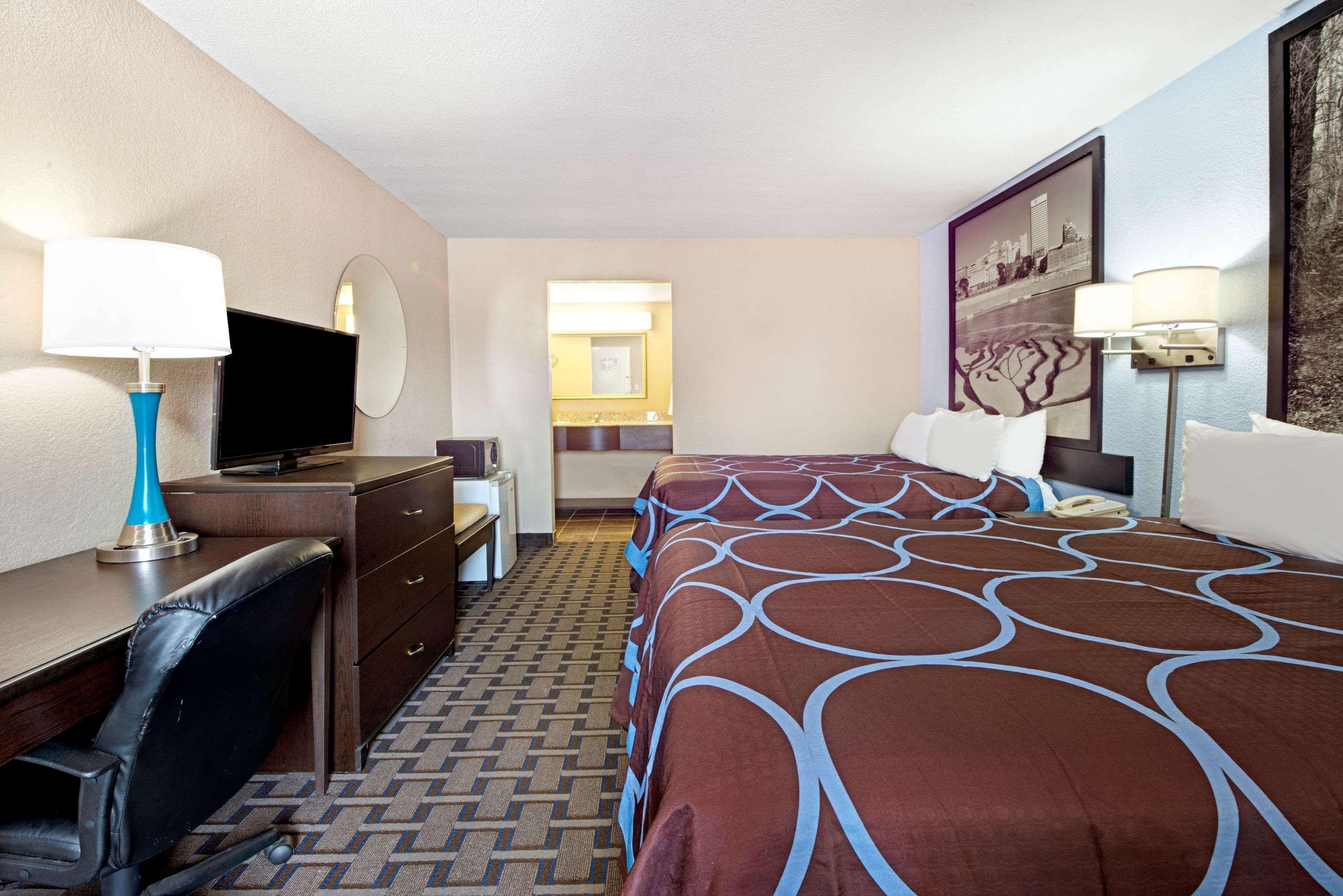 Super 8 by Wyndham Lakeland Bagian luar foto